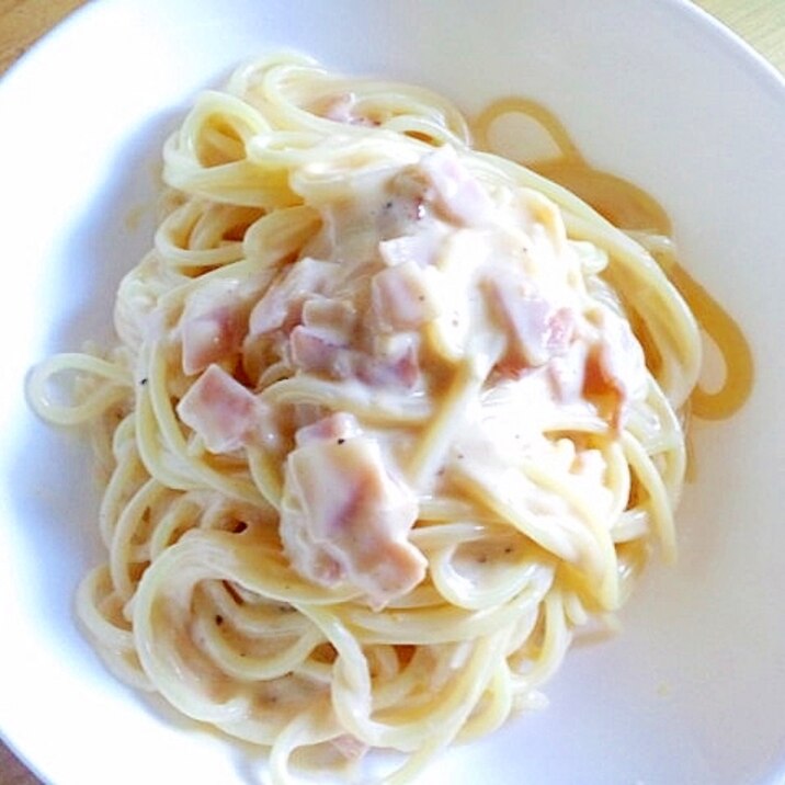 卵黄と生クリームで なめらかカルボナーラ